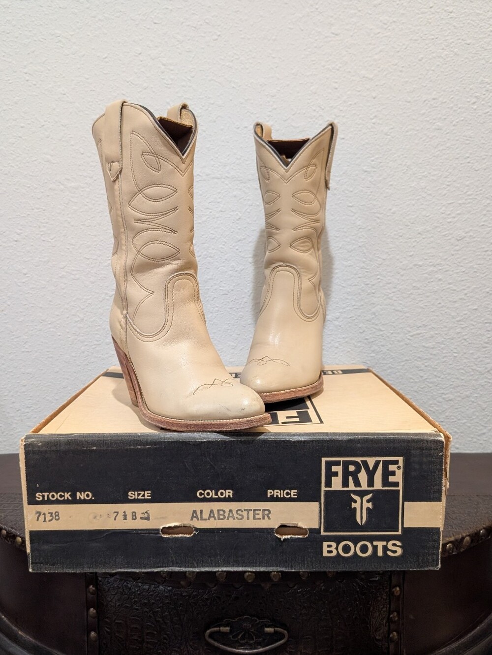 VINTAGE 70s/80s: Frye Western Boots Size 7.5
